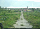 Jalan berbatu eh.. berbeton